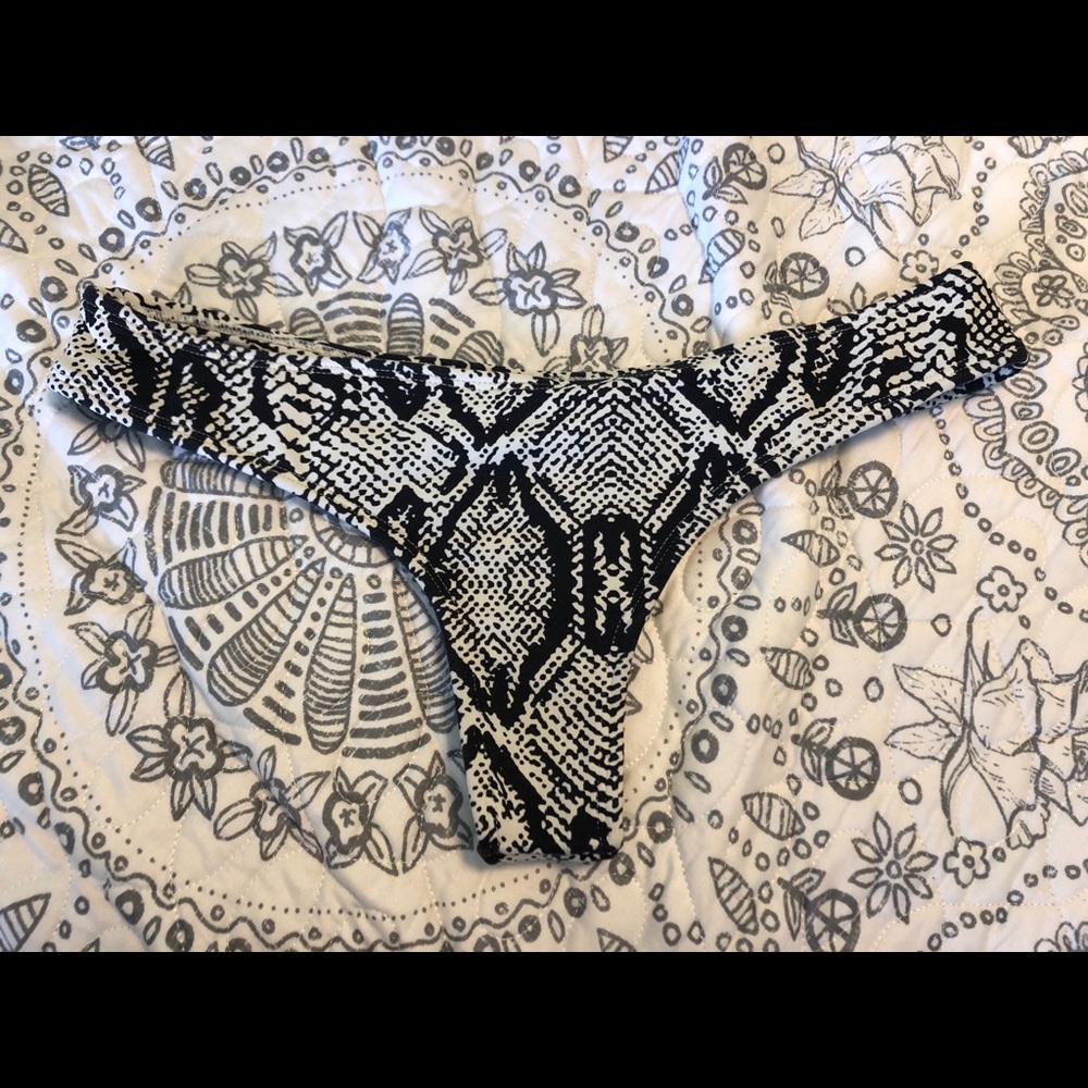Midori Knox whale tale size Medium 🅿️🅿️